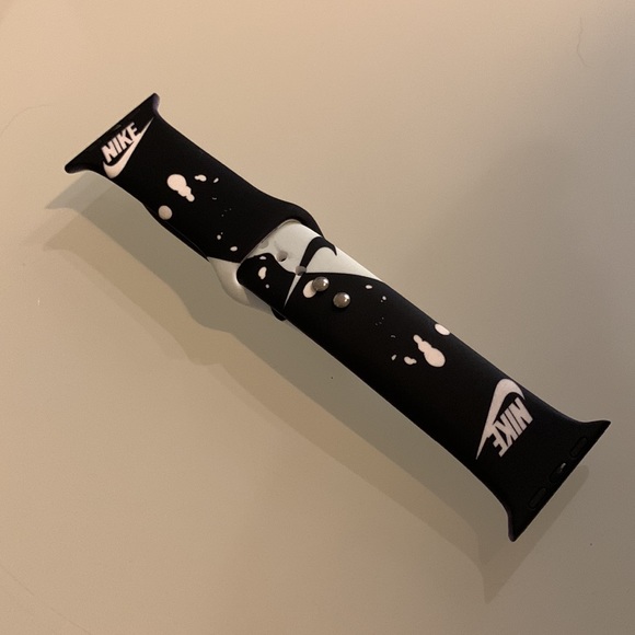 NEW - Nike cool Apple Watch band - 38/40 or 42/44 - Picture 3 of 8